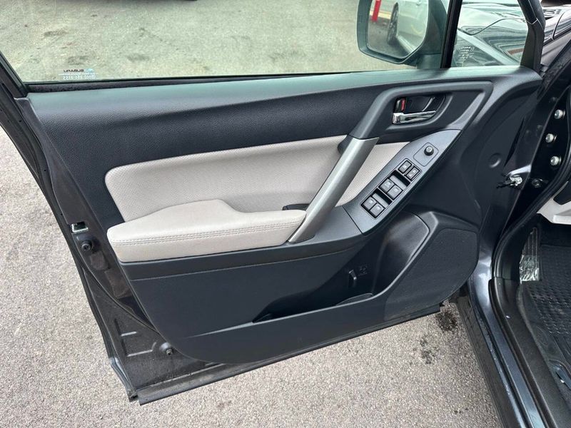 2015 Subaru Forester 4dr CVT 2.5i Limited PZEV - 22887056 - 13