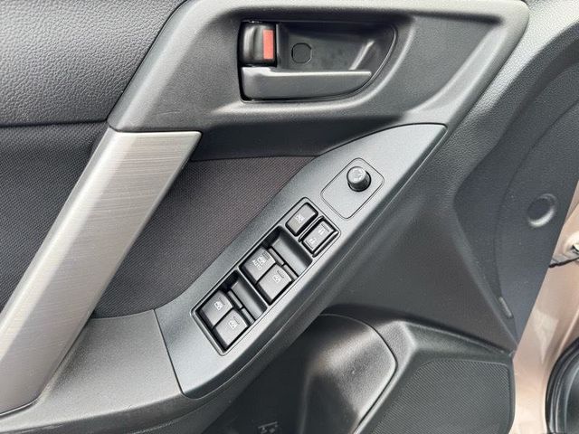 2015 Subaru Forester 4dr CVT 2.5i Premium PZEV - 23007968 - 11