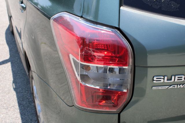 2015 Subaru Forester 4dr CVT 2.5i Premium PZEV - 23054790 - 10