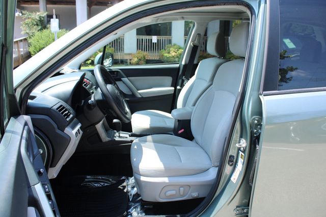 2015 Subaru Forester 4dr CVT 2.5i Premium PZEV - 23054790 - 12