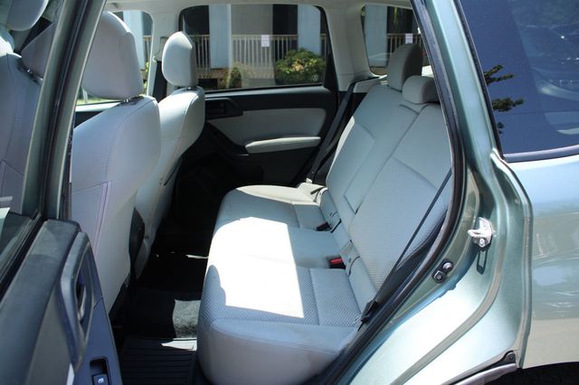 2015 Subaru Forester 4dr CVT 2.5i Premium PZEV - 23054790 - 28