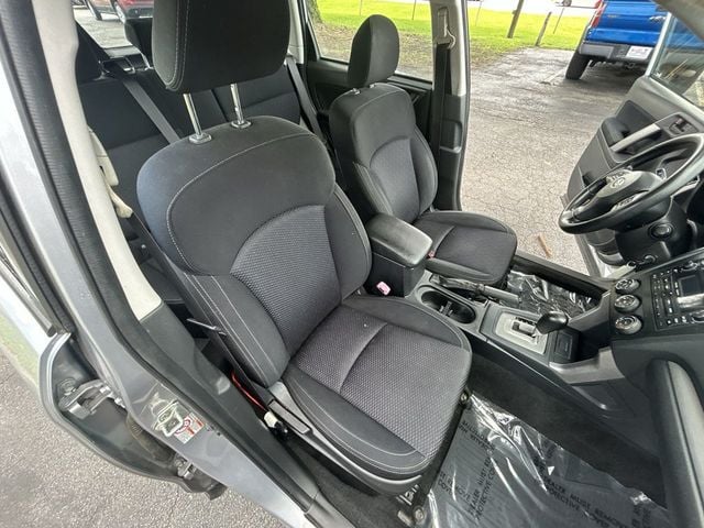 2015 Subaru Forester 4dr CVT 2.5i PZEV - 23045177 - 19