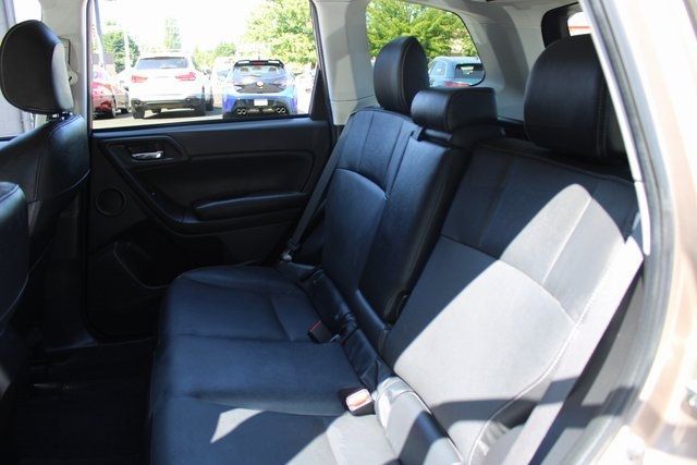 2015 Subaru Forester 4dr CVT 2.5i Touring PZEV - 22845733 - 17