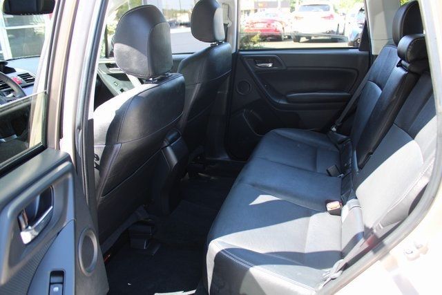 2015 Subaru Forester 4dr CVT 2.5i Touring PZEV - 22845733 - 18