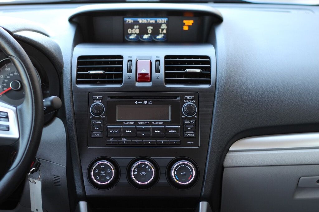 2015 Subaru Forester 2.5i Premium photo 13