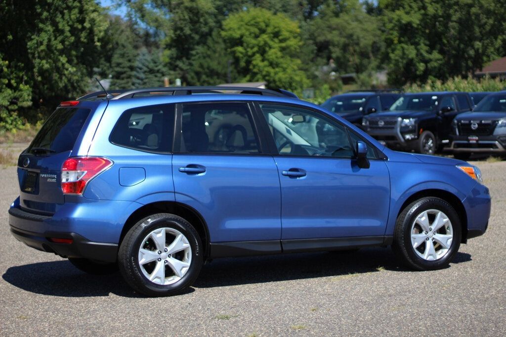 2015 Subaru Forester 2.5i Premium photo 3