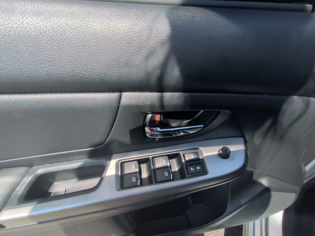 Subaru Impreza photo 12