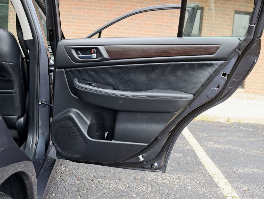 2015 Subaru Legacy 3.6R LIMITED MOONROOF PACKAGE & KEYLESS ACCESS & NAVI & EYESIGHT - 23065893 - 30