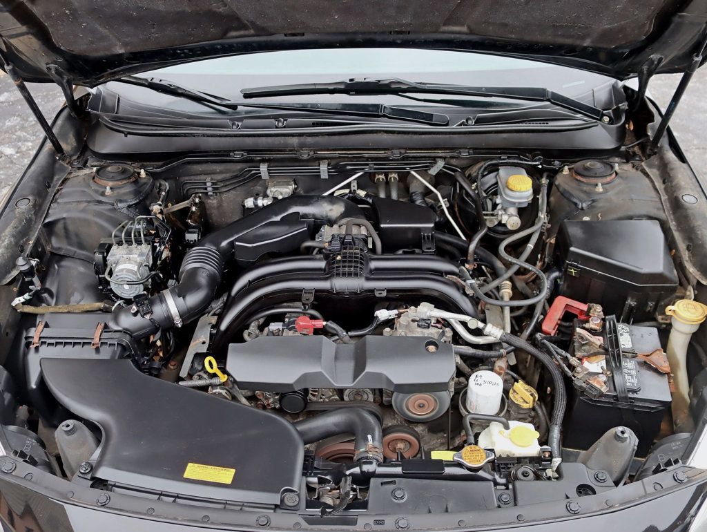 2015 Subaru Outback 2.5i Limited AWD Wagon Moonroof Keyless Remote Start Navigation - 22956164 - 31