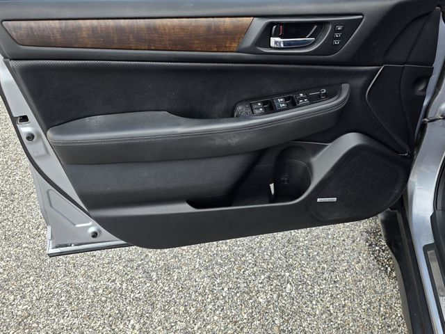 2015 Subaru Outback 4dr Wagon 2.5i Limited PZEV - 23035544 - 32