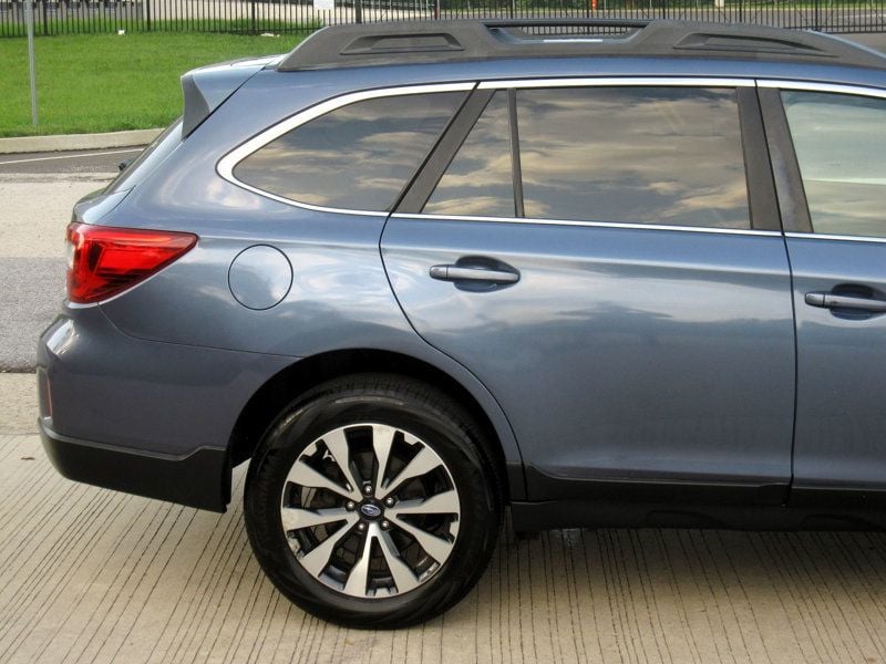 2015 Subaru Outback 2.5i Limited photo 9