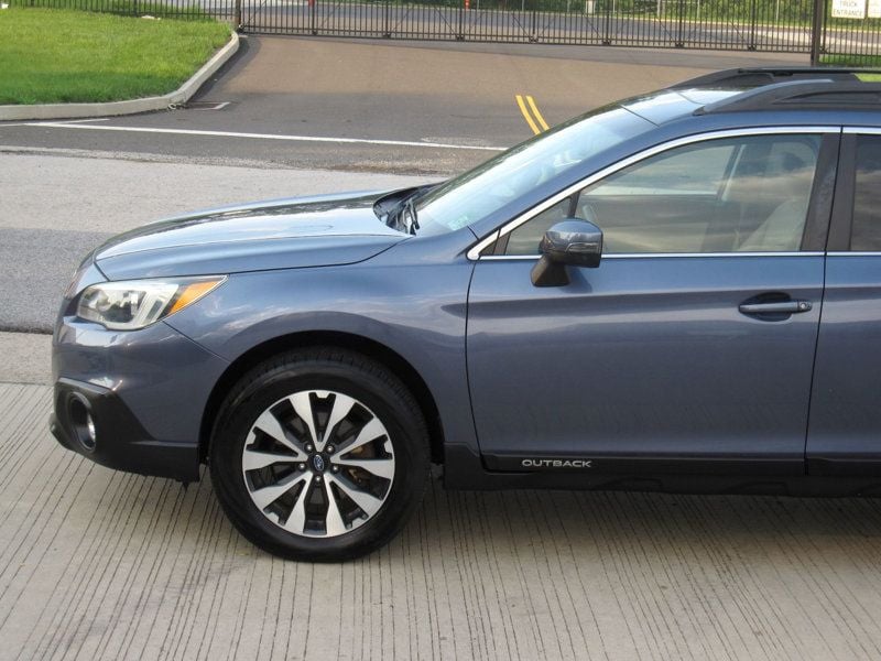 2015 Subaru Outback 2.5i Limited photo 5