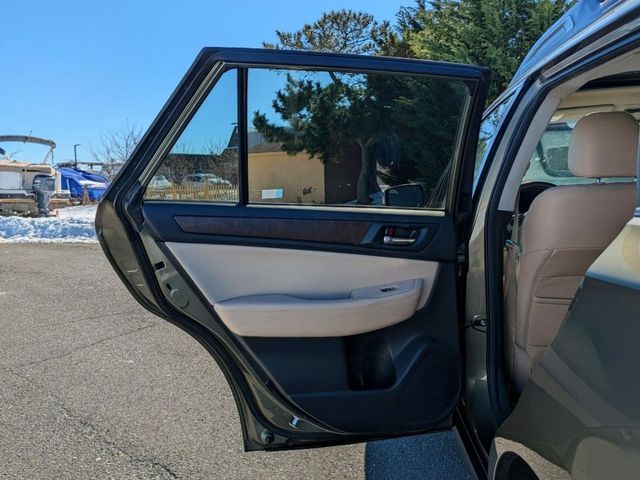 2015 Subaru Outback 4dr Wagon 2.5i Limited PZEV - 22983173 - 9