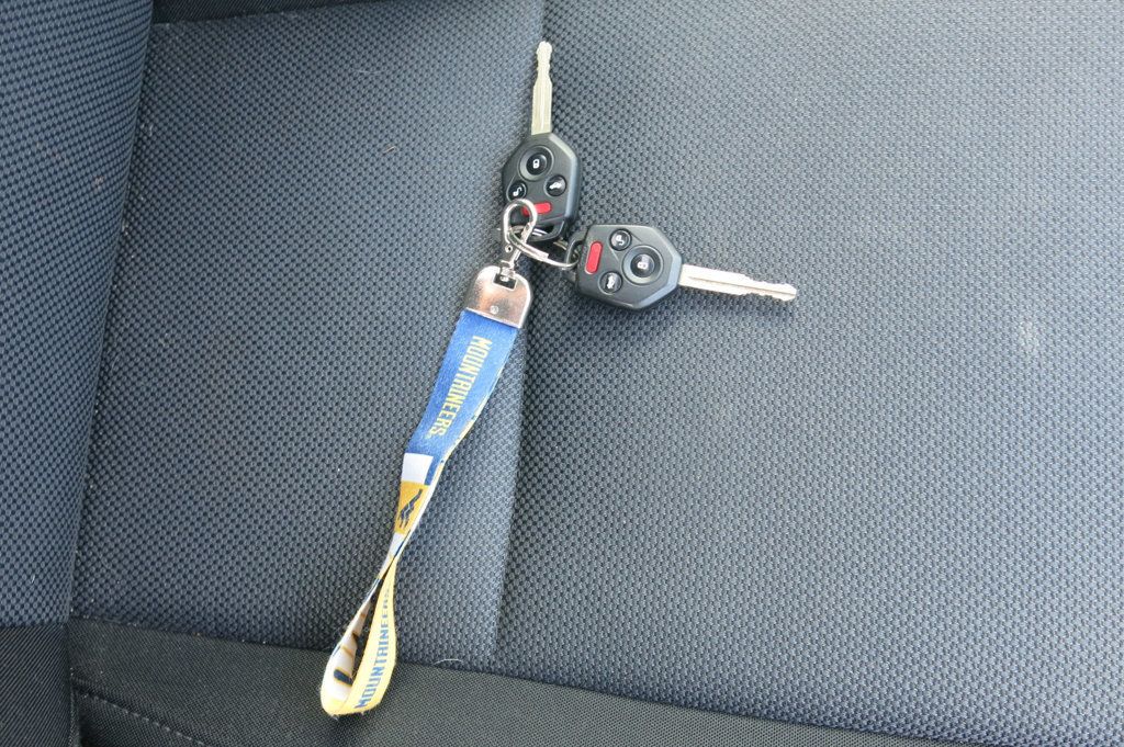 2015 Subaru WRX 4dr Sedan CVT Premium - 22779721 - 71