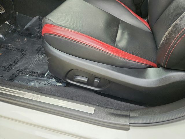 2015 Subaru WRX STI 4dr Sedan Limited with Navigation System & Keyless Access/Start - 22946503 - 11