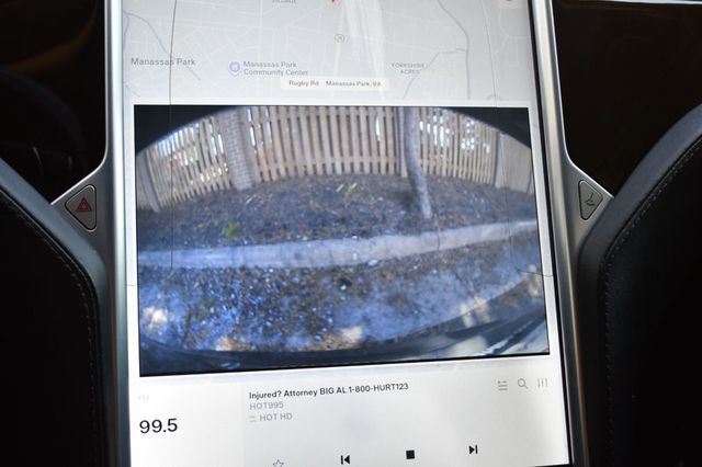 2015 Tesla Model S 4dr Sedan AWD 70D - 22998699 - 10