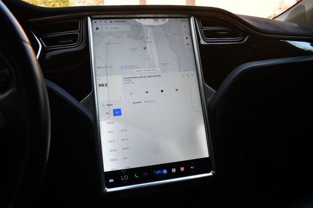 2015 Tesla Model S 4dr Sedan AWD 70D - 22998699 - 16