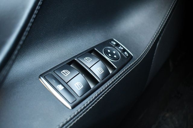 2015 Tesla Model S 4dr Sedan AWD 70D - 22998699 - 17