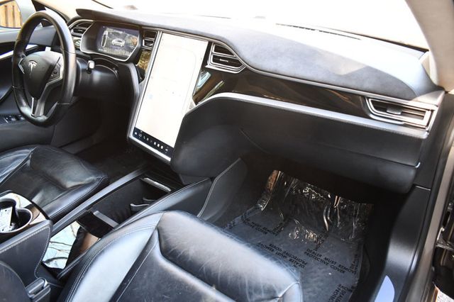 2015 Tesla Model S 4dr Sedan AWD 70D - 22998699 - 19