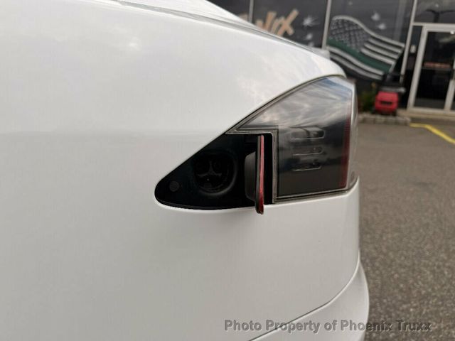 2015 Tesla Model S 4dr Sedan AWD 70D - 23036694 - 12