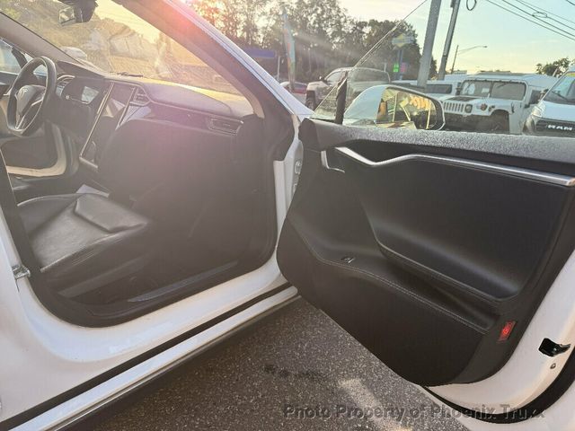 2015 Tesla Model S 4dr Sedan AWD 70D - 23036694 - 24