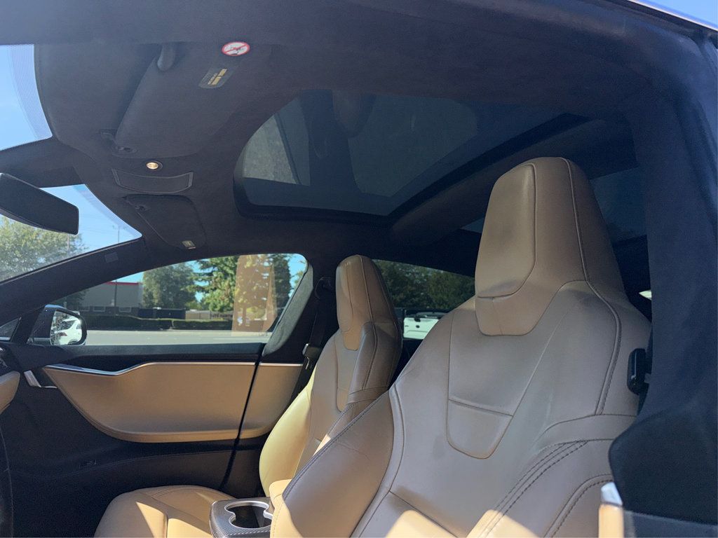 Tesla Model S photo 10
