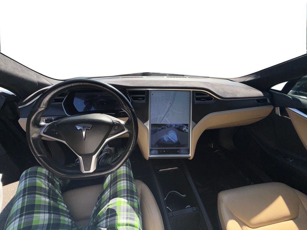 Tesla Model S photo 12
