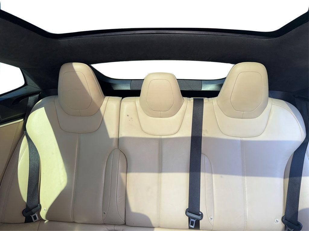 Tesla Model S photo 13