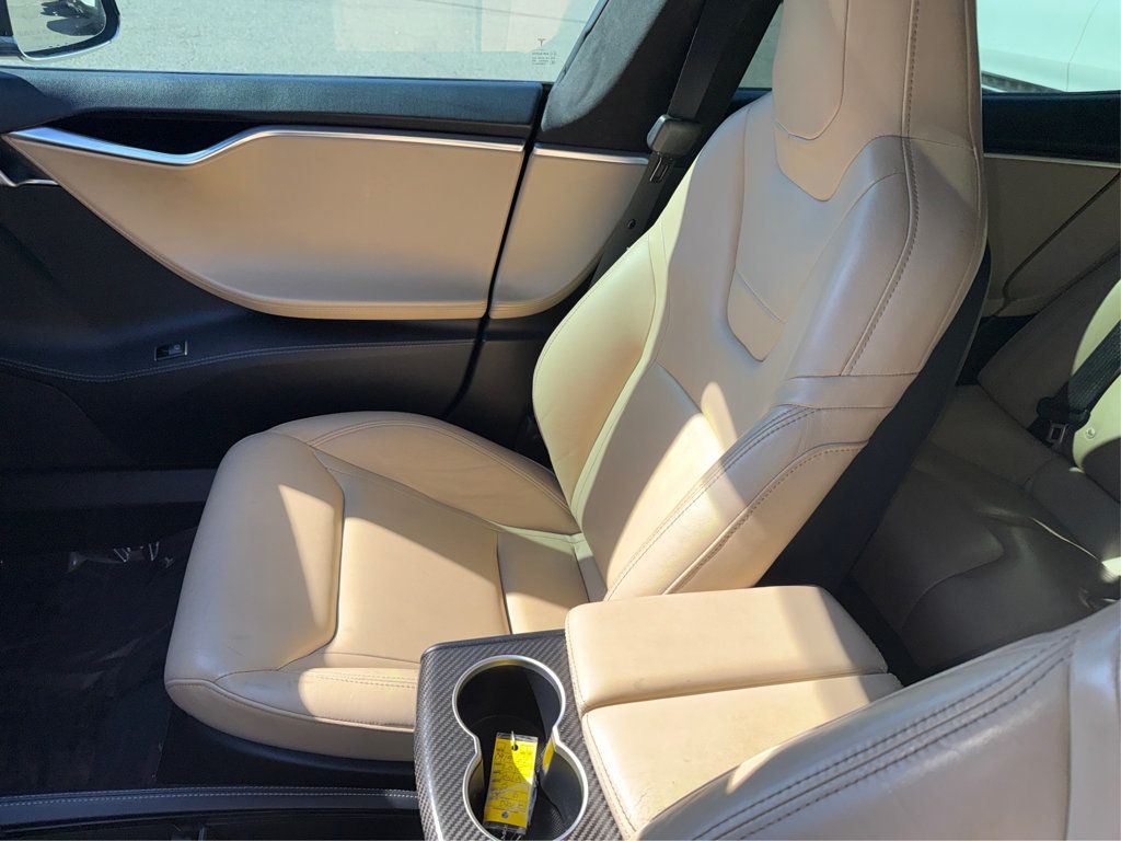 Tesla Model S photo 18