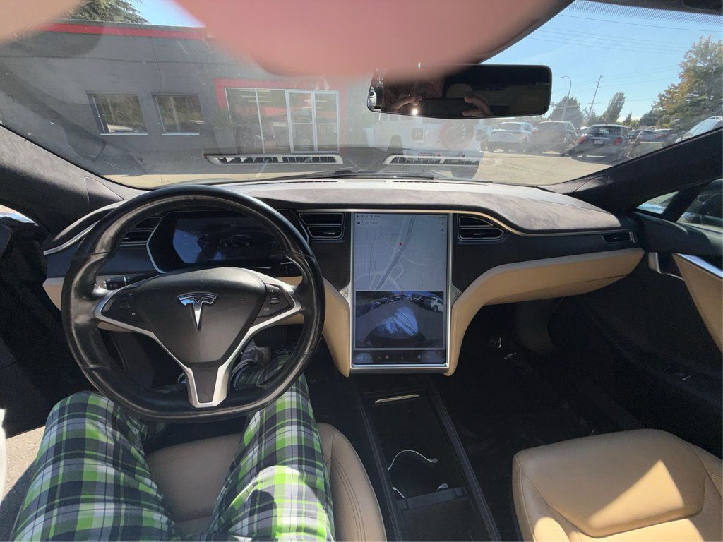 Tesla Model S photo 28