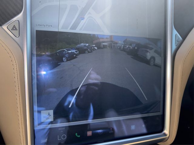 2015 Tesla Model S 4dr Sedan AWD 85D - 23070544 - 28
