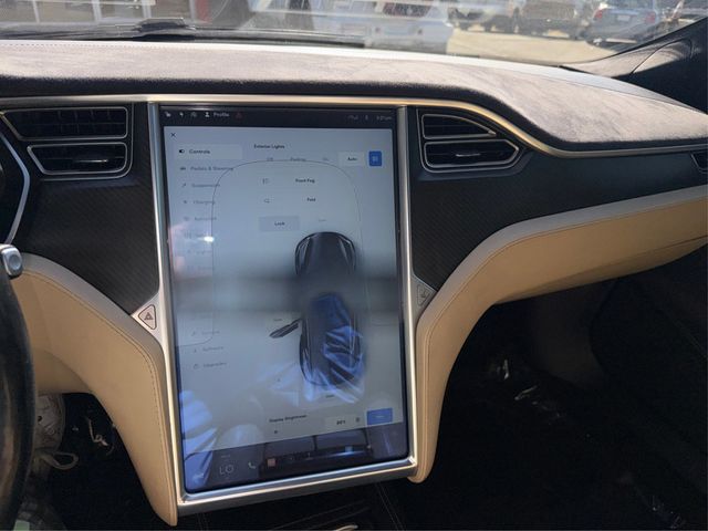 2015 Tesla Model S 4dr Sedan AWD 85D - 23070544 - 29