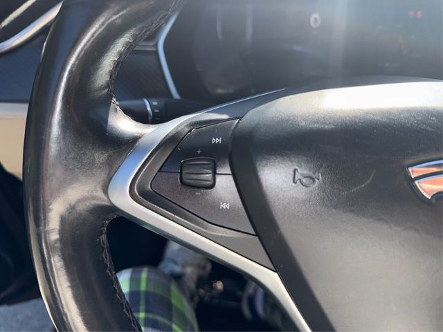 2015 Tesla Model S 4dr Sedan AWD 85D - 23070544 - 31