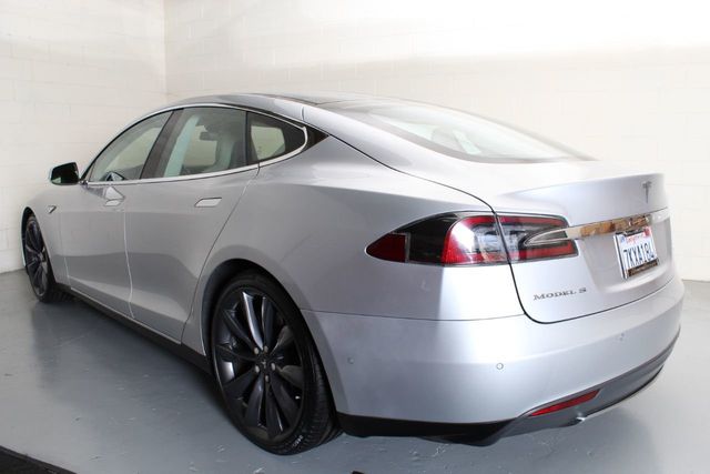 2015 Tesla Model S 4dr Sedan AWD 85D - 19957270 - 11