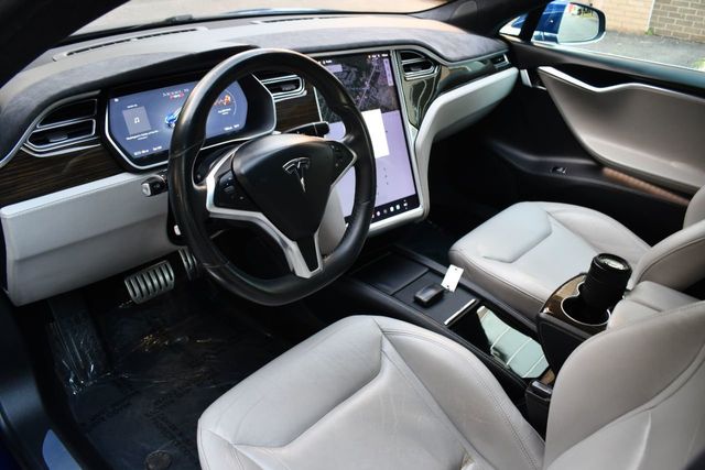 2015 Tesla Model S 4dr Sedan AWD P90D - 21594361 - 26