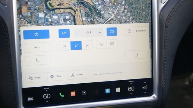 2015 Tesla Model S VERY CLEAN INSIDE AND OUT  - 22883007 - 17