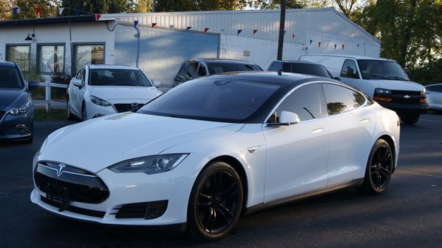 2015 Tesla Model S VERY CLEAN INSIDE AND OUT  - 22883007 - 1