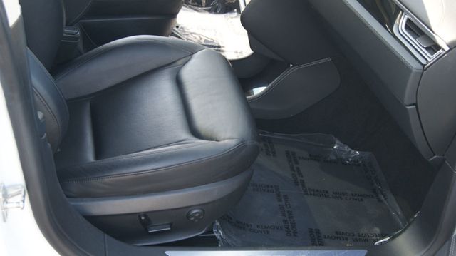2015 Tesla Model S VERY CLEAN INSIDE AND OUT  - 22883007 - 36