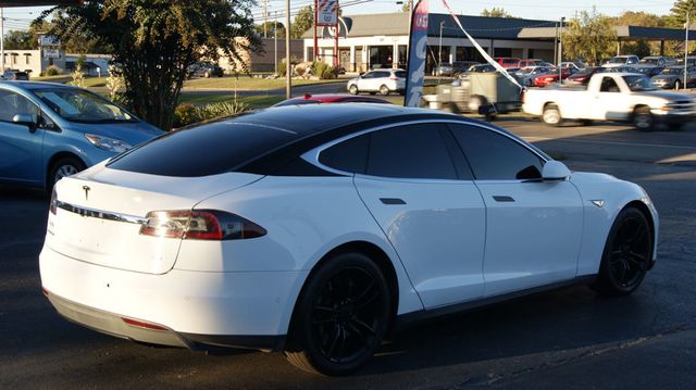 2015 Tesla Model S VERY CLEAN INSIDE AND OUT  - 22883007 - 5