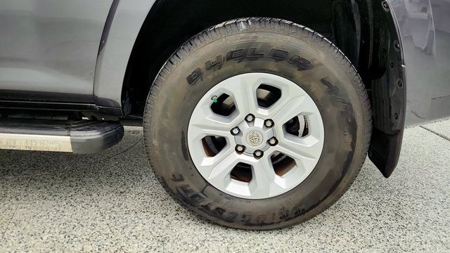 2015 Toyota 4Runner 4dr V6 SR5 Premium w/ SofTex Trimmed 50/50 Split 3rd Row Seats - 22967478 - 8