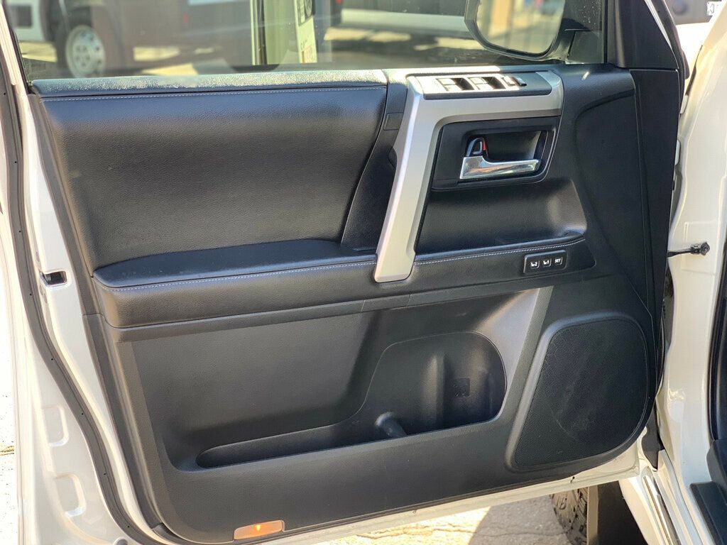 2015 Toyota 4Runner 4WD 4dr V6 Limited Low miles - 22945020 - 15