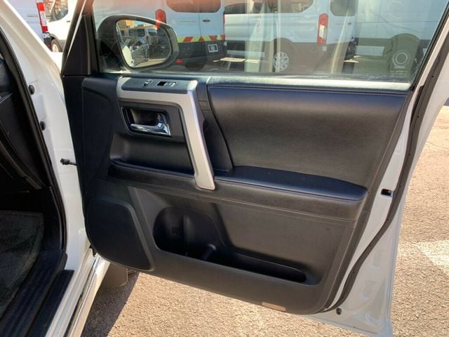 2015 Toyota 4Runner 4WD 4dr V6 Limited Low miles - 22945020 - 23