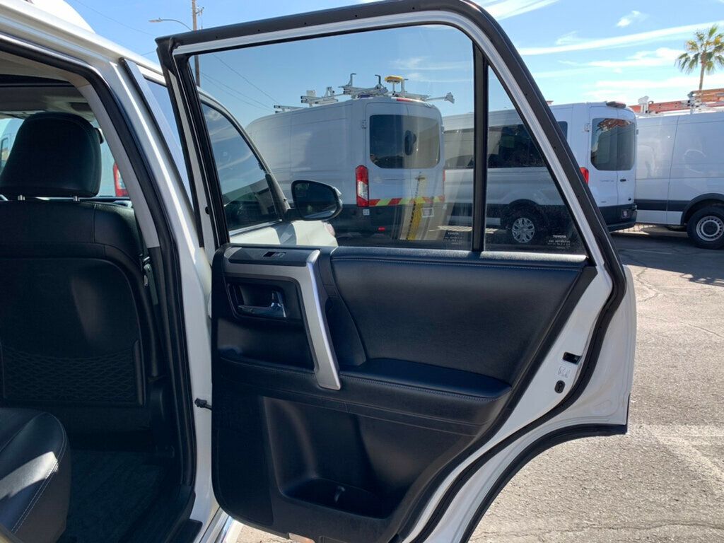 2015 Toyota 4Runner 4WD 4dr V6 Limited Low miles - 22945020 - 29