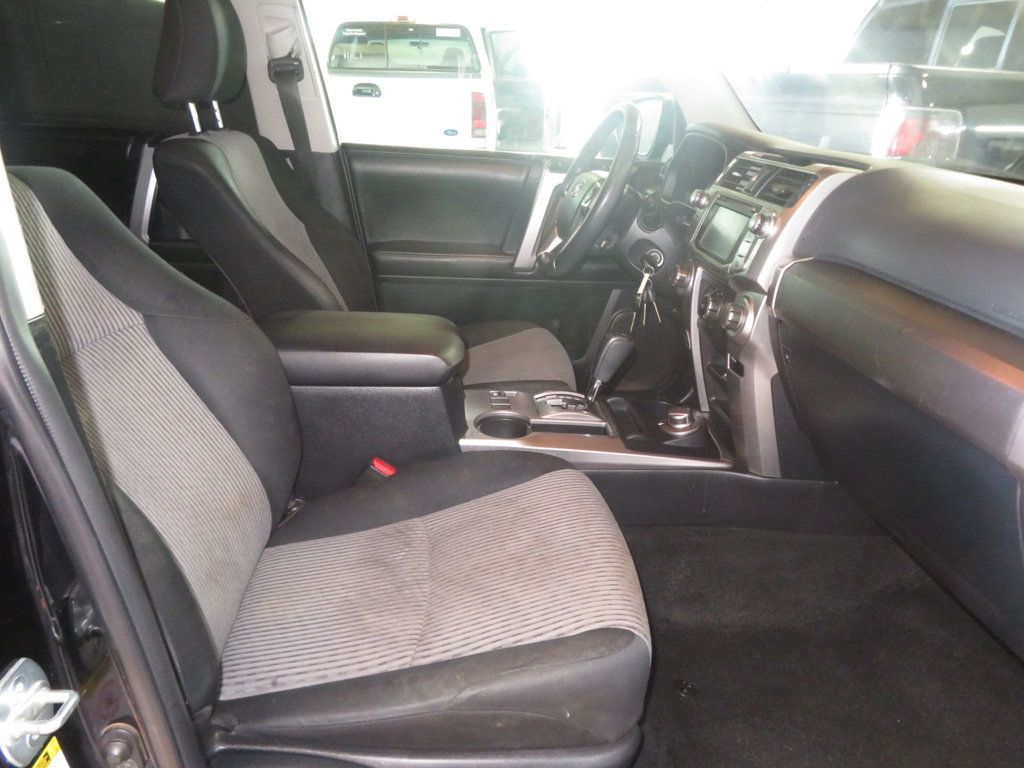 2015 Toyota 4Runner 4X4 V6 4.0 EXTRA CLEAN 4RUNNER AZ TRUCK BLACK BEAUTY - 23063528 - 29