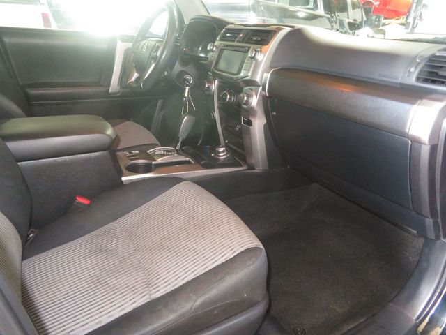 2015 Toyota 4Runner 4X4 V6 4.0 EXTRA CLEAN 4RUNNER AZ TRUCK BLACK BEAUTY - 23063528 - 31