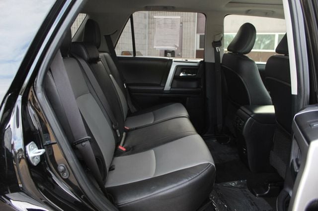 2015 Toyota 4Runner ONE OWNER SR5 PREMIUM W/ NAVIGATION, MOONROOF, LEATHER - 23053265 - 9