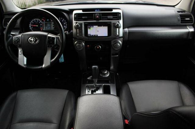 2015 Toyota 4Runner ONE OWNER SR5 PREMIUM W/ NAVIGATION, MOONROOF, LEATHER - 23053265 - 11