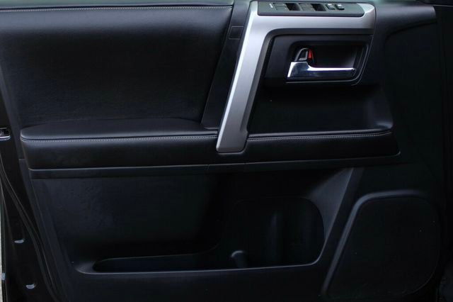 2015 Toyota 4Runner ONE OWNER SR5 PREMIUM W/ NAVIGATION, MOONROOF, LEATHER - 23053265 - 18