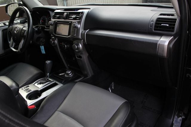 2015 Toyota 4Runner ONE OWNER SR5 PREMIUM W/ NAVIGATION, MOONROOF, LEATHER - 23053265 - 8
