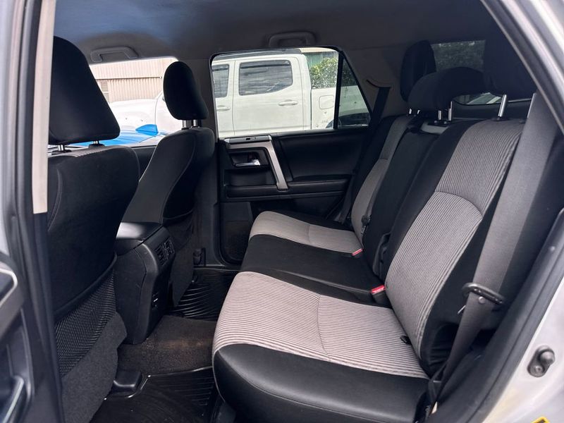 2015 Toyota 4Runner RWD 4dr V6 SR5 - 23046334 - 13